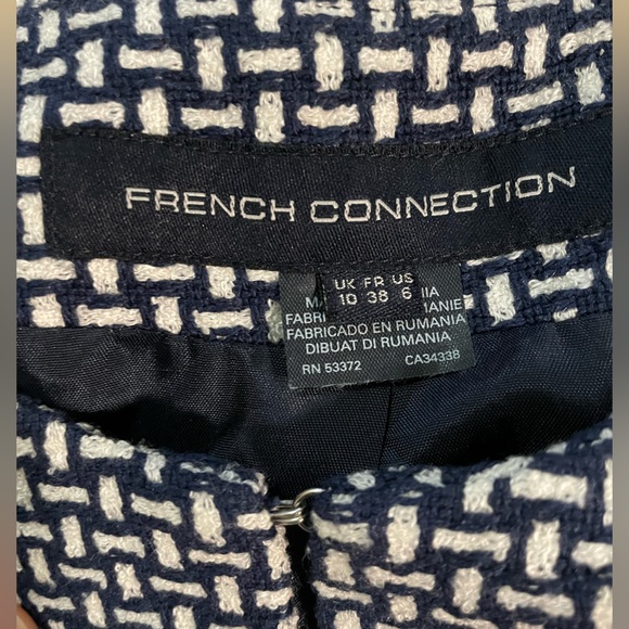 French Connection blue and white weaved crop blazer - size 6 - Picture 3 of 4